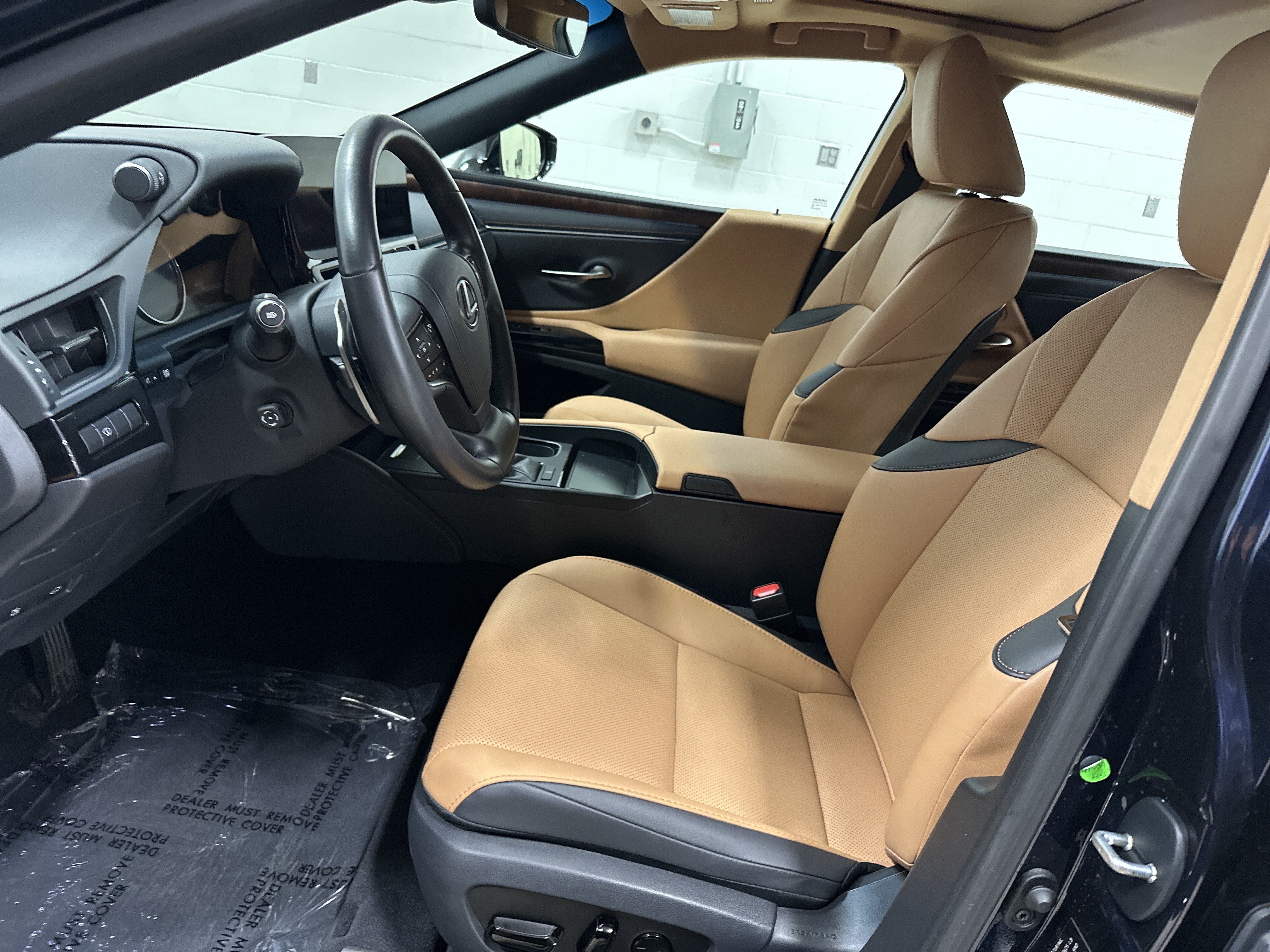 Certified 2025 Lexus ES 350 w/ Premium Package FWD image 16