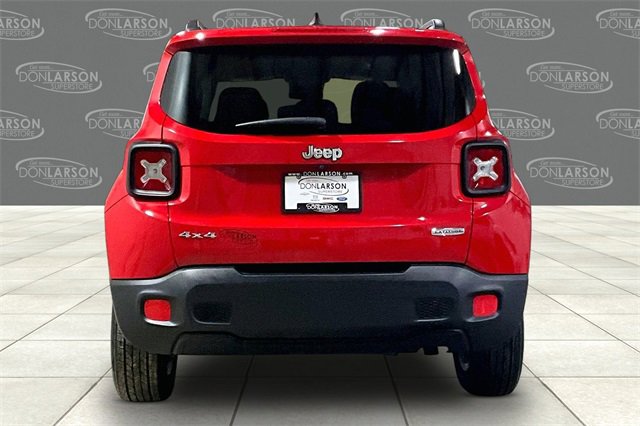 Used 2017 Jeep Renegade Latitude w/ Popular Equipment Group image 6