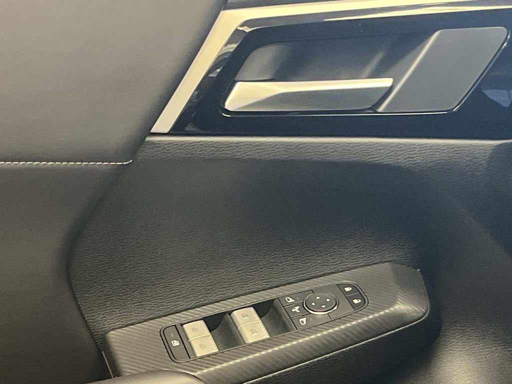 New 2026 Mitsubishi Outlander SE image 12