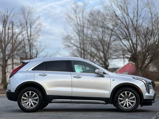 Used 2022 Cadillac XT4 Premium Luxury w/ Safety Alert Package image 4
