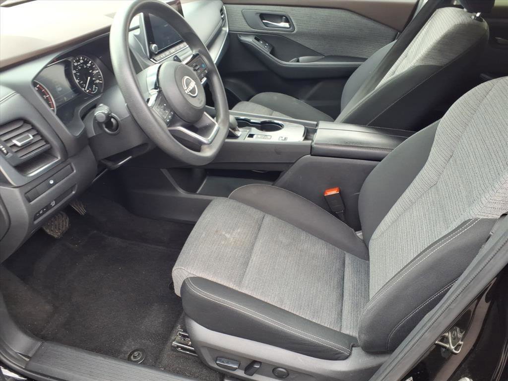 Used 2023 Nissan Rogue SV image 5