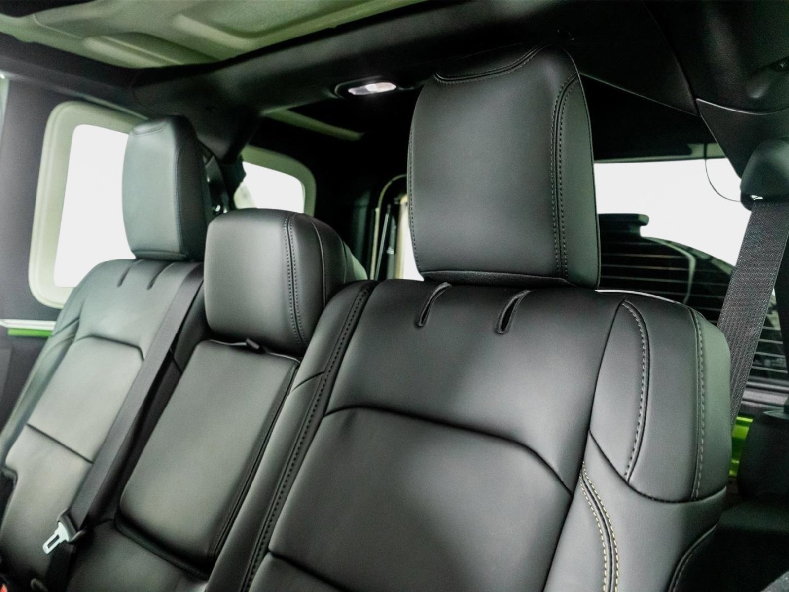 Used 2025 Jeep Wrangler Unlimited Rubicon 392 image 32