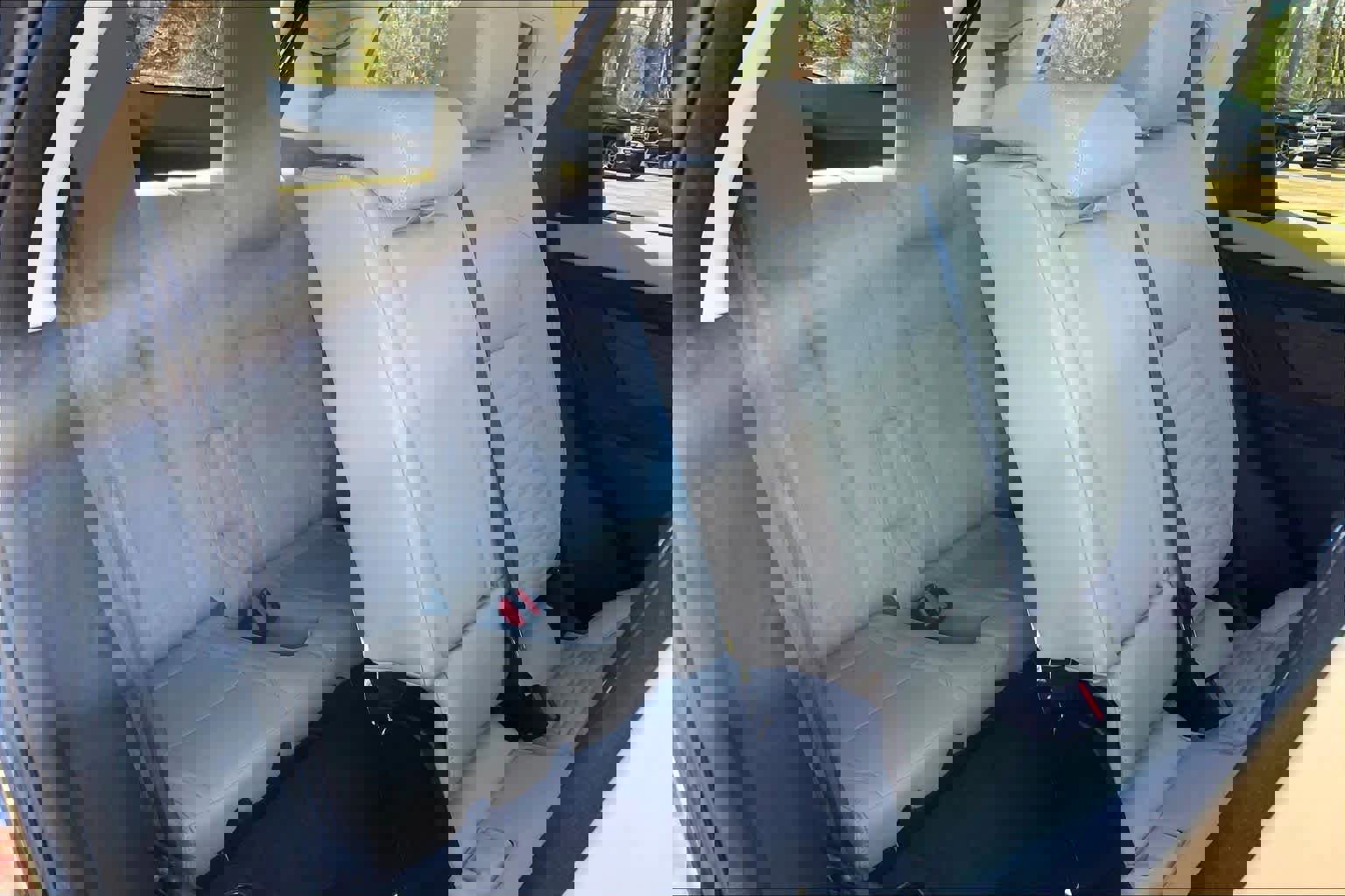 Used 2025 Land Rover Discovery Sport S image 32