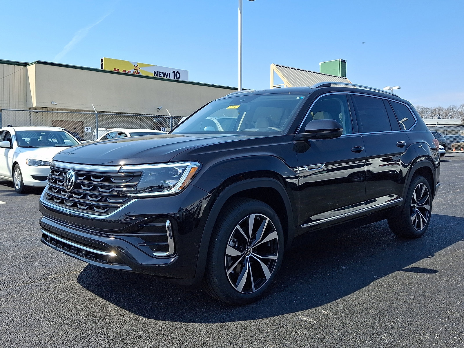 New 2026 Volkswagen Atlas SEL Premium R-Line image 2