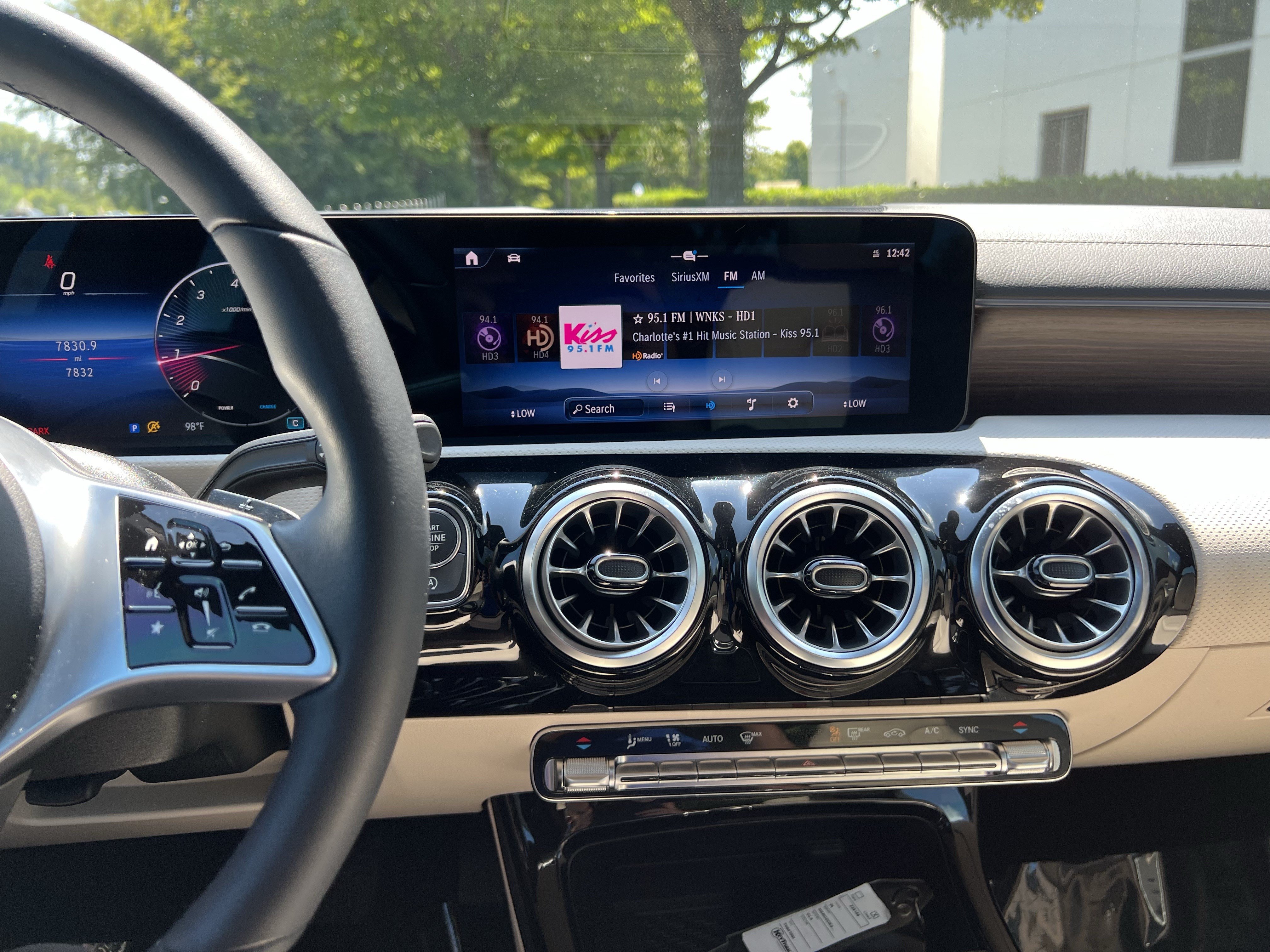 Used 2026 Mercedes-Benz CLA 250 4MATIC image 31