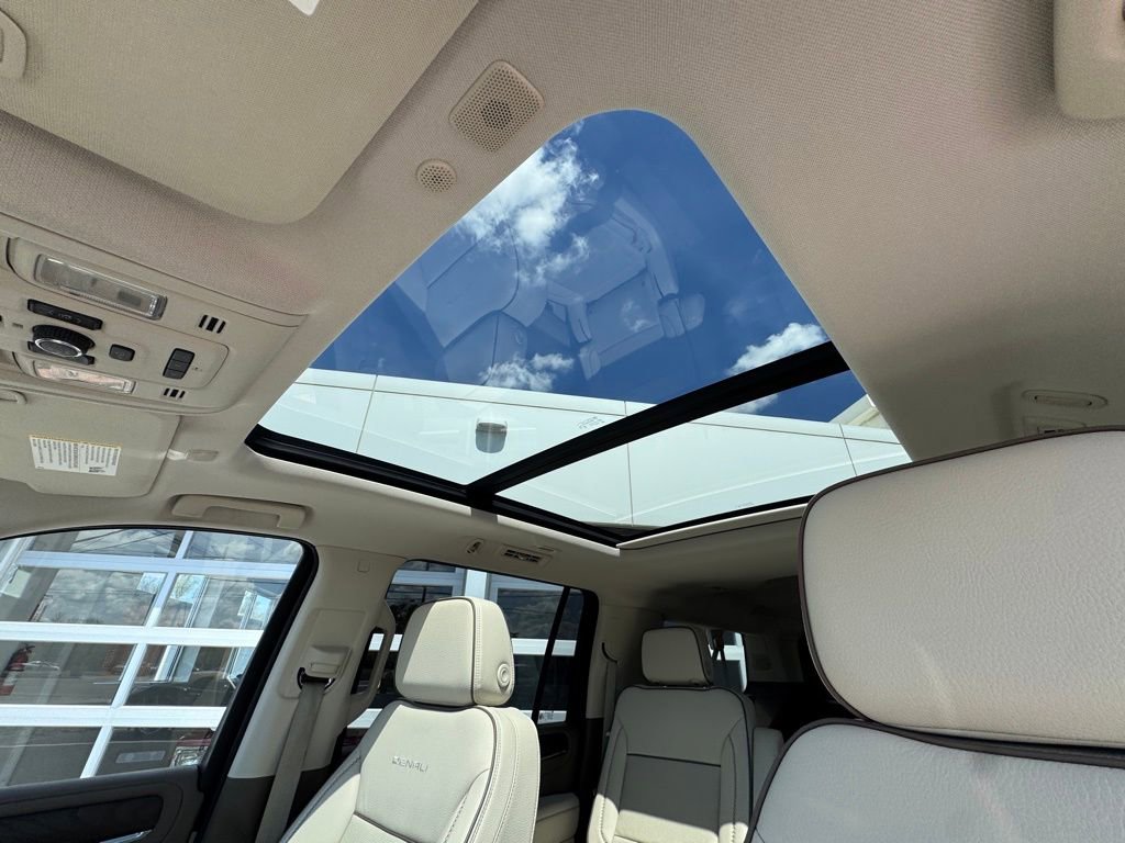 Used 2023 GMC Yukon XL Denali image 23