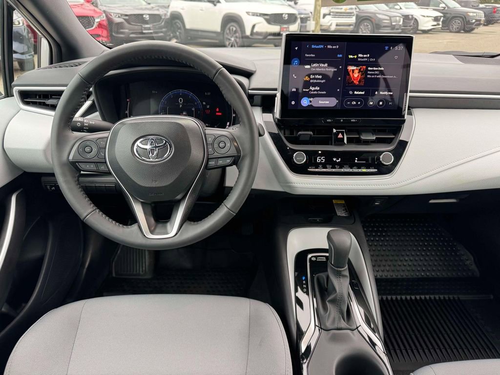 Used 2025 Toyota Corolla SE w/ SE Premium Package image 17