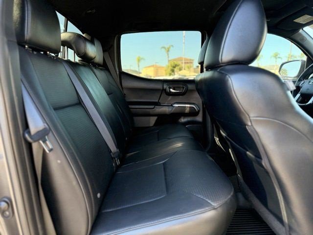Used 2022 Toyota Tacoma Limited image 20