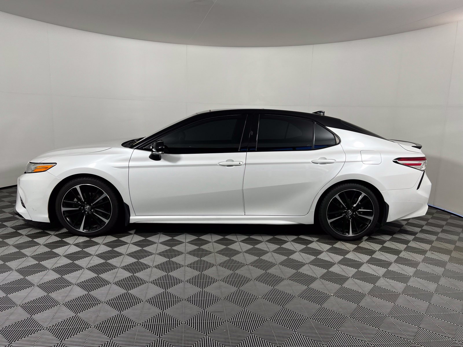 Used 2020 Toyota Camry XSE w/ Driver Assist Package FWD image 8