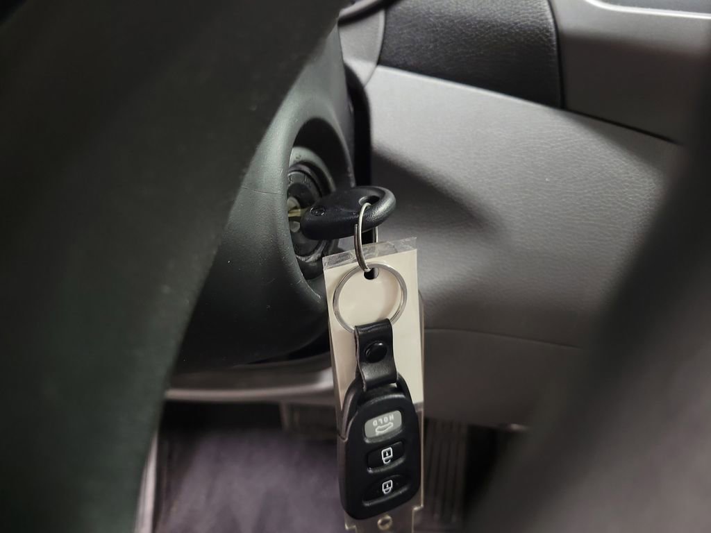 Used 2014 Hyundai Elantra SE w/ Option Group 02 FWD image 17
