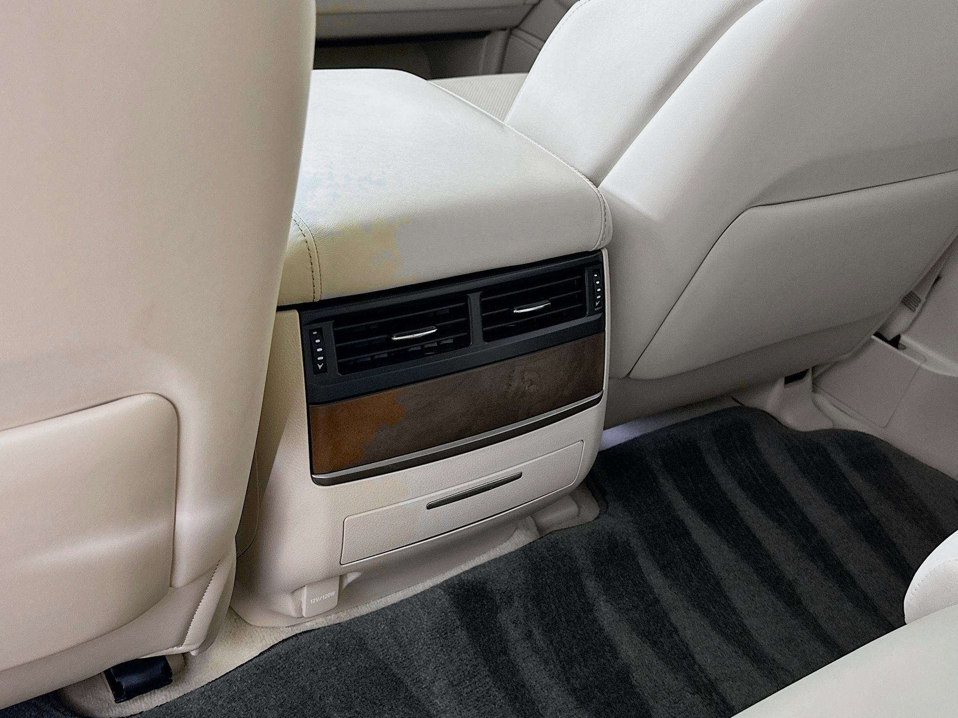 Used 2018 Lexus LX 570 4WD w/ Luxury Package image 29