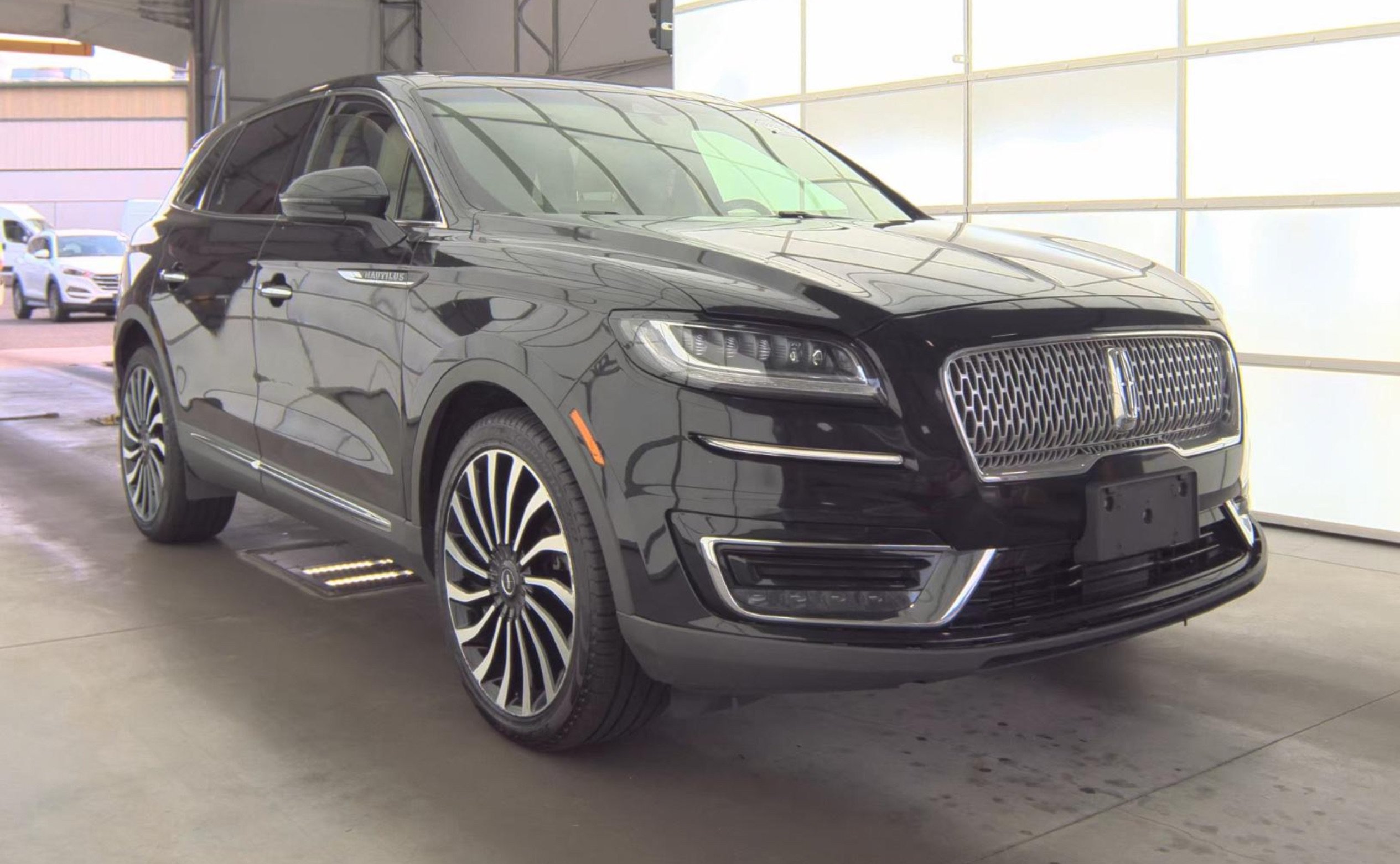 Used 2019 Lincoln Nautilus Black Label w/ Driver Assistance Package AWD/4WD image 3