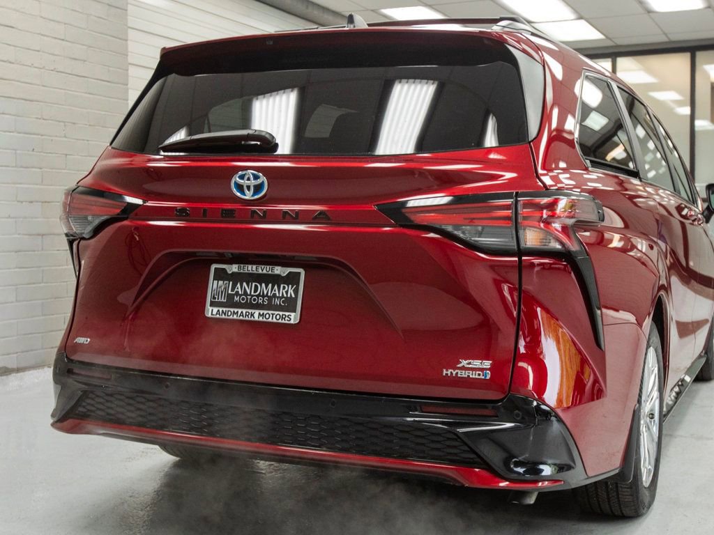 Used 2022 Toyota Sienna XSE w/ XSE Plus Package AWD/4WD image 37
