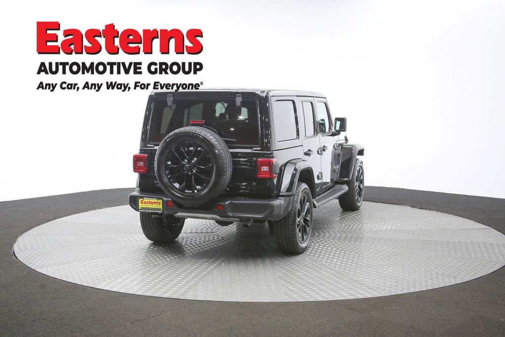 Used 2025 Jeep Wrangler Unlimited Sahara AWD/4WD image 35