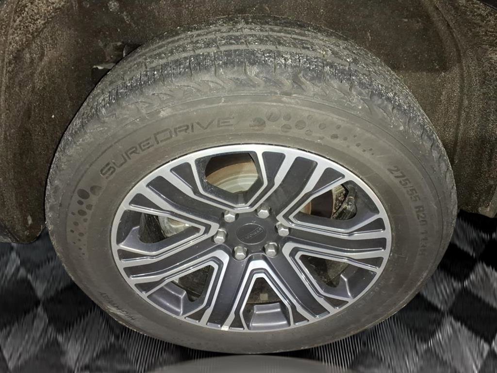 Used 2024 Jeep Wagoneer Series II w/ Flexible Seating Group image 18