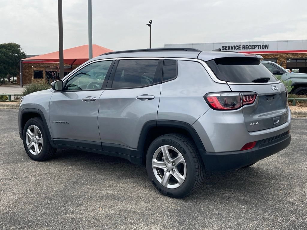 Used 2024 Jeep Compass Latitude AWD/4WD image 7