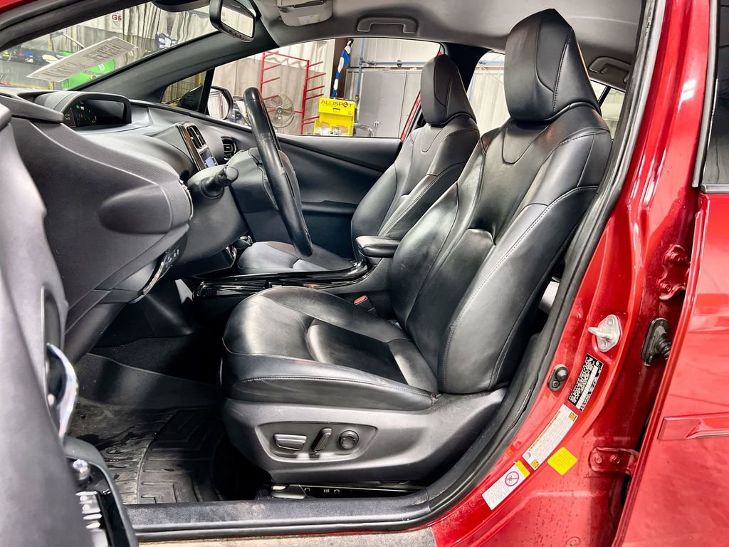 Used 2021 Toyota Prius image 12