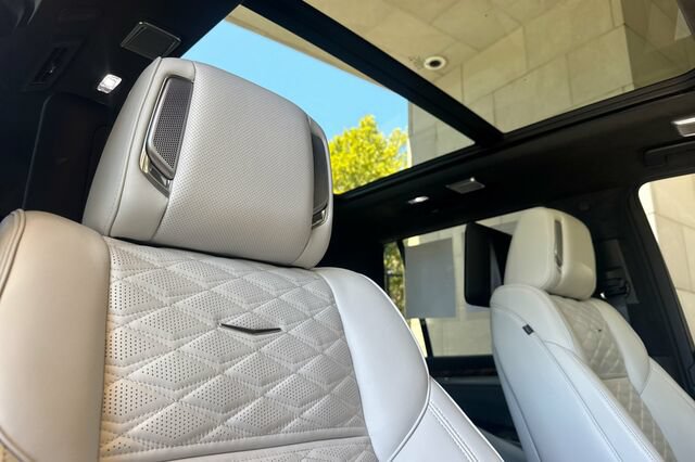 Certified 2026 Cadillac Escalade Platinum Sport AWD/4WD image 17