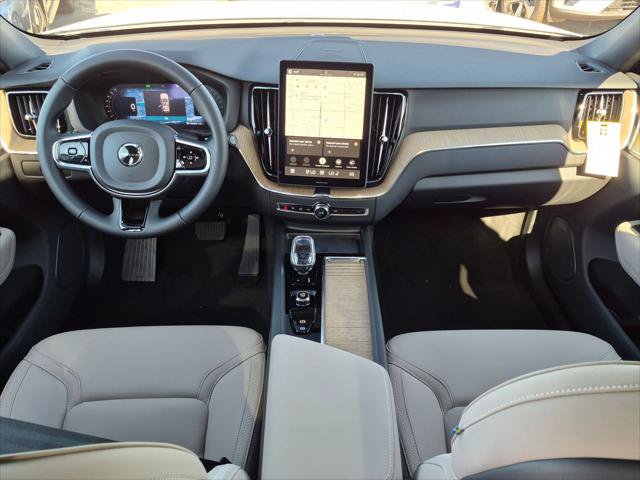 New 2027 Volvo XC60 B5 Plus AWD/4WD image 11