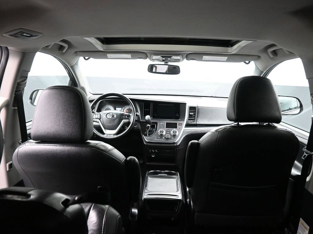 Used 2017 Toyota Sienna SE w/ SE Preferred Package image 42