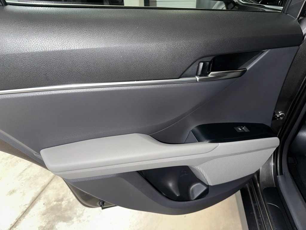 Used 2020 Toyota Camry LE FWD image 15