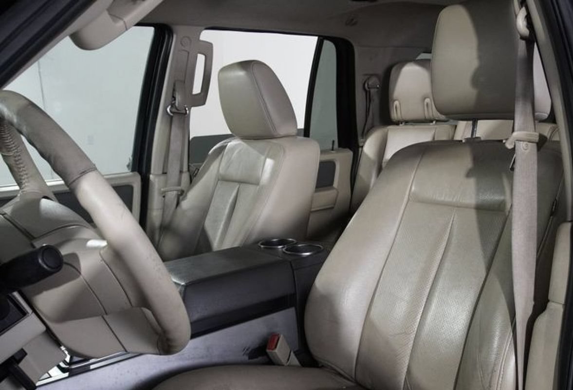 Used 2014 Ford Expedition EL XLT w/ Equipment Group 202A AWD/4WD image 11