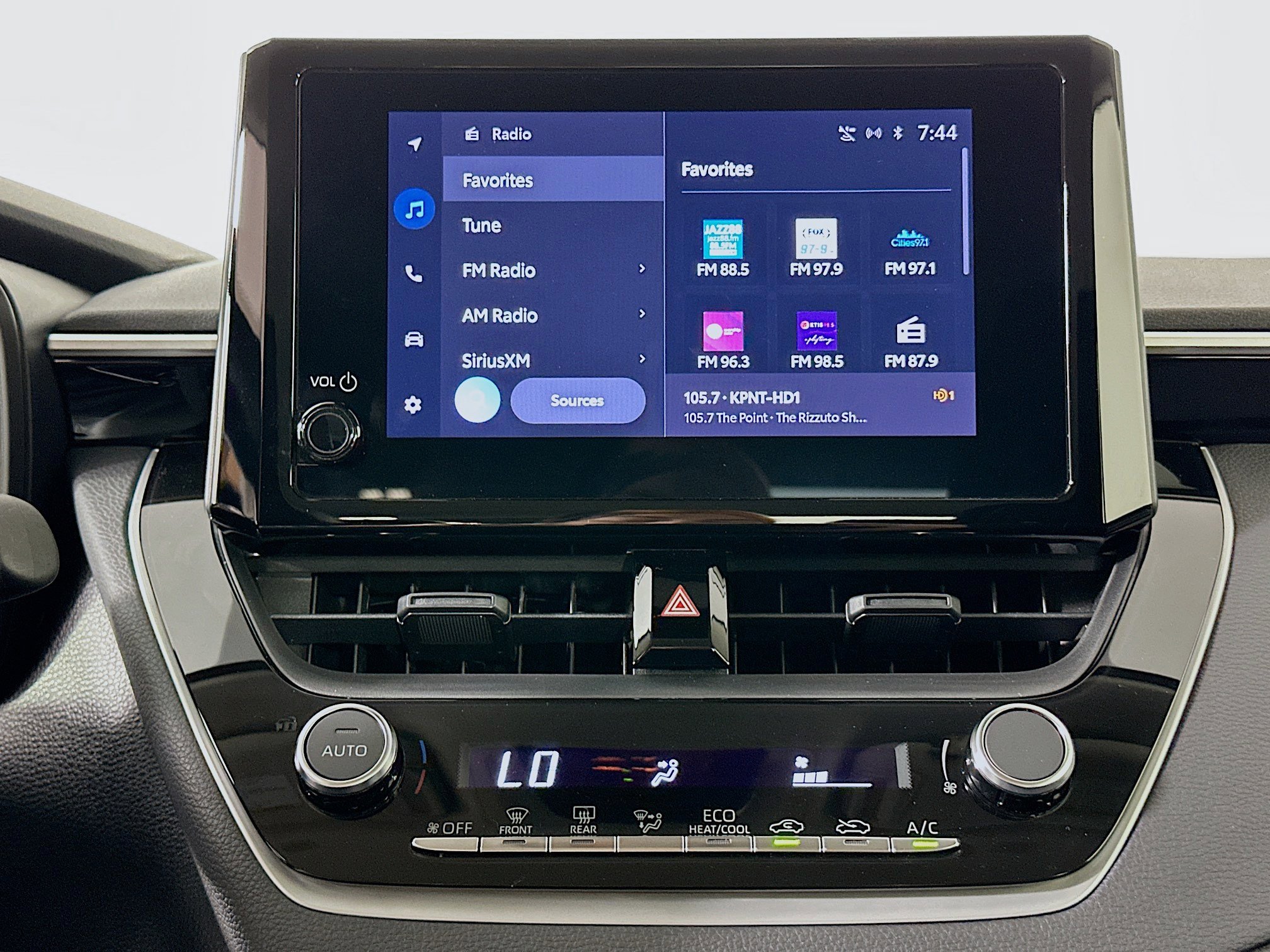 Used 2023 Toyota Corolla LE w/ Carpet Mat Package (TMS) image 22