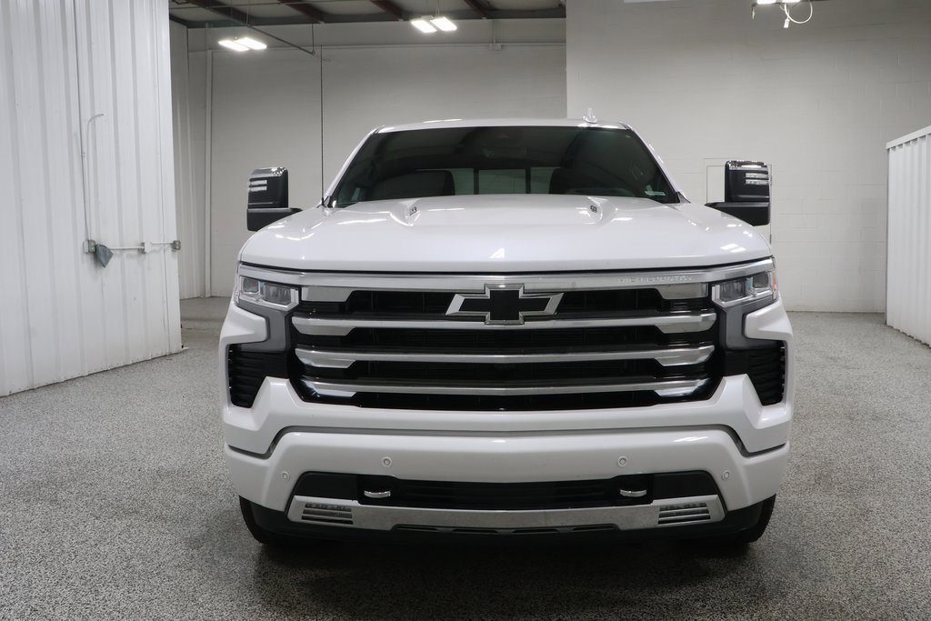 Used 2025 Chevrolet Silverado 1500 High Country w/ Technology Package image 3