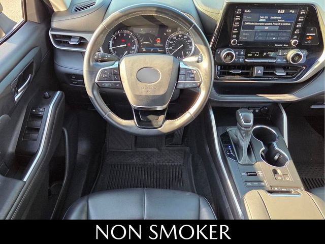 Used 2021 Toyota Highlander XLE AWD/4WD image 8