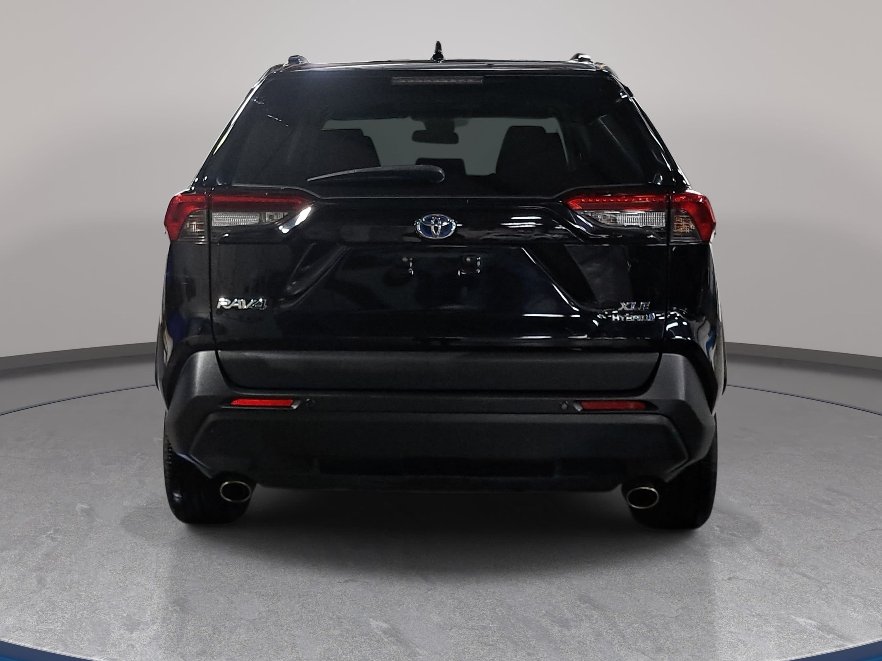Used 2019 Toyota RAV4 XLE AWD/4WD image 6