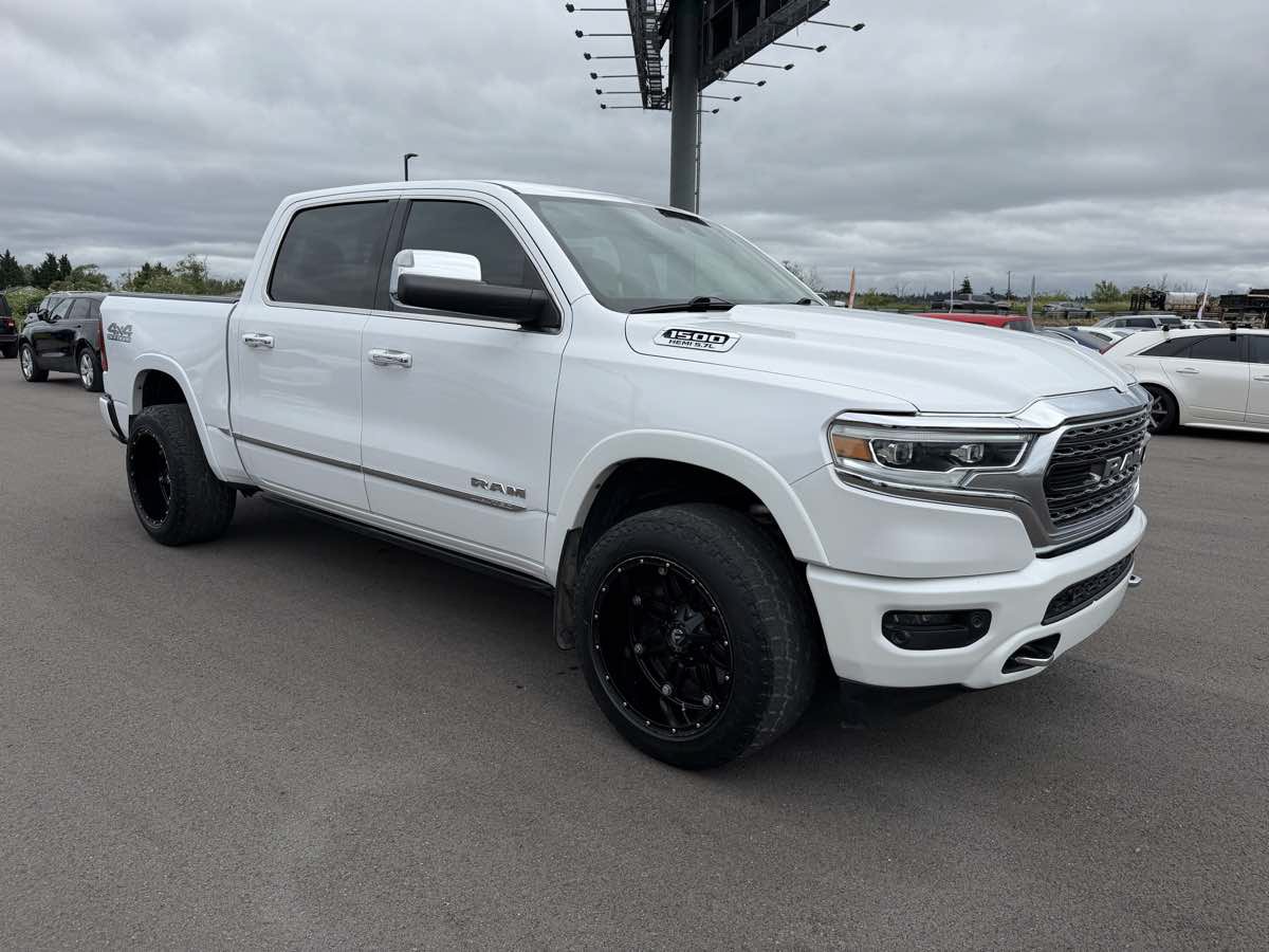 Used 2019 RAM 1500 Limited AWD/4WD image 2