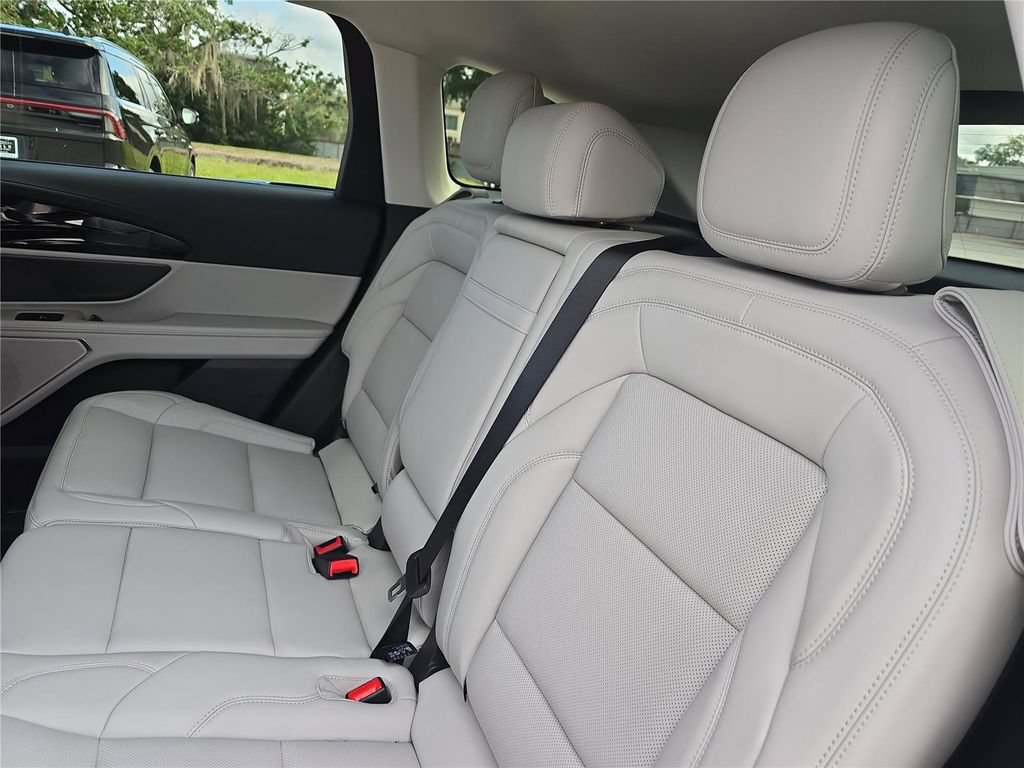 New 2026 Lincoln Nautilus Premier AWD/4WD image 10