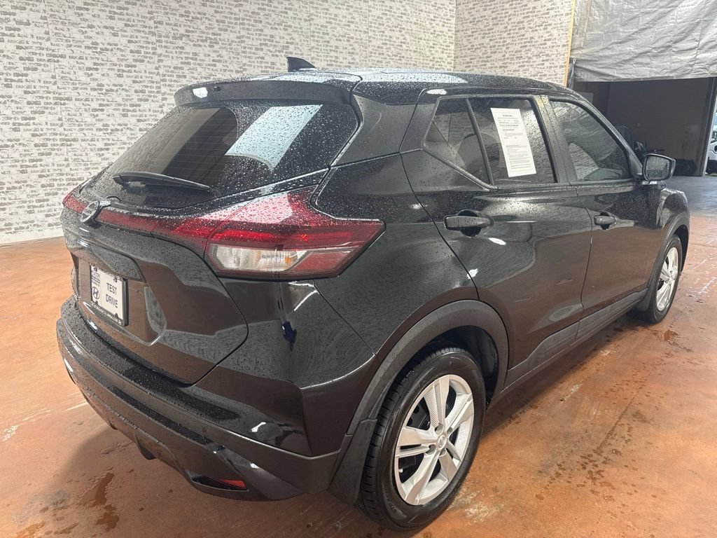 Used 2021 Nissan Kicks S FWD image 7