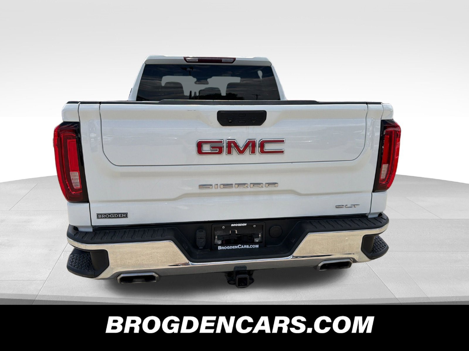 Used 2023 GMC Sierra 1500 SLT w/ SLT Premium Package AWD/4WD image 7