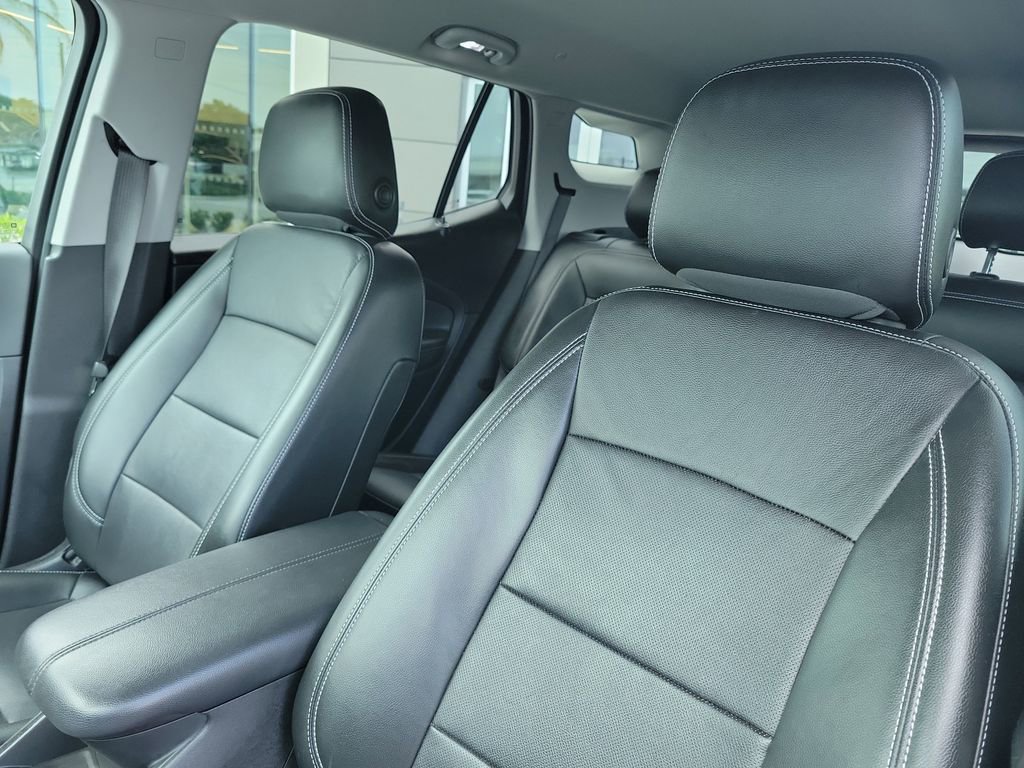 Used 2022 GMC Terrain SLT w/ Tech Package FWD image 26