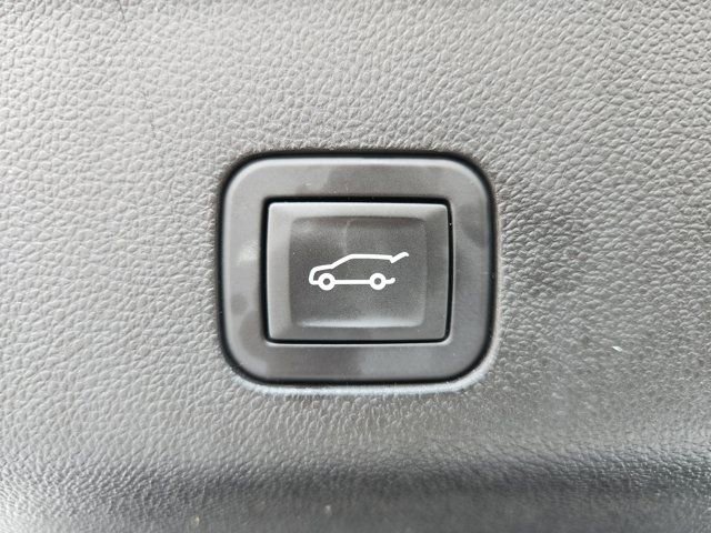 Used 2024 Chevrolet Suburban High Country w/ Premium Package image 37