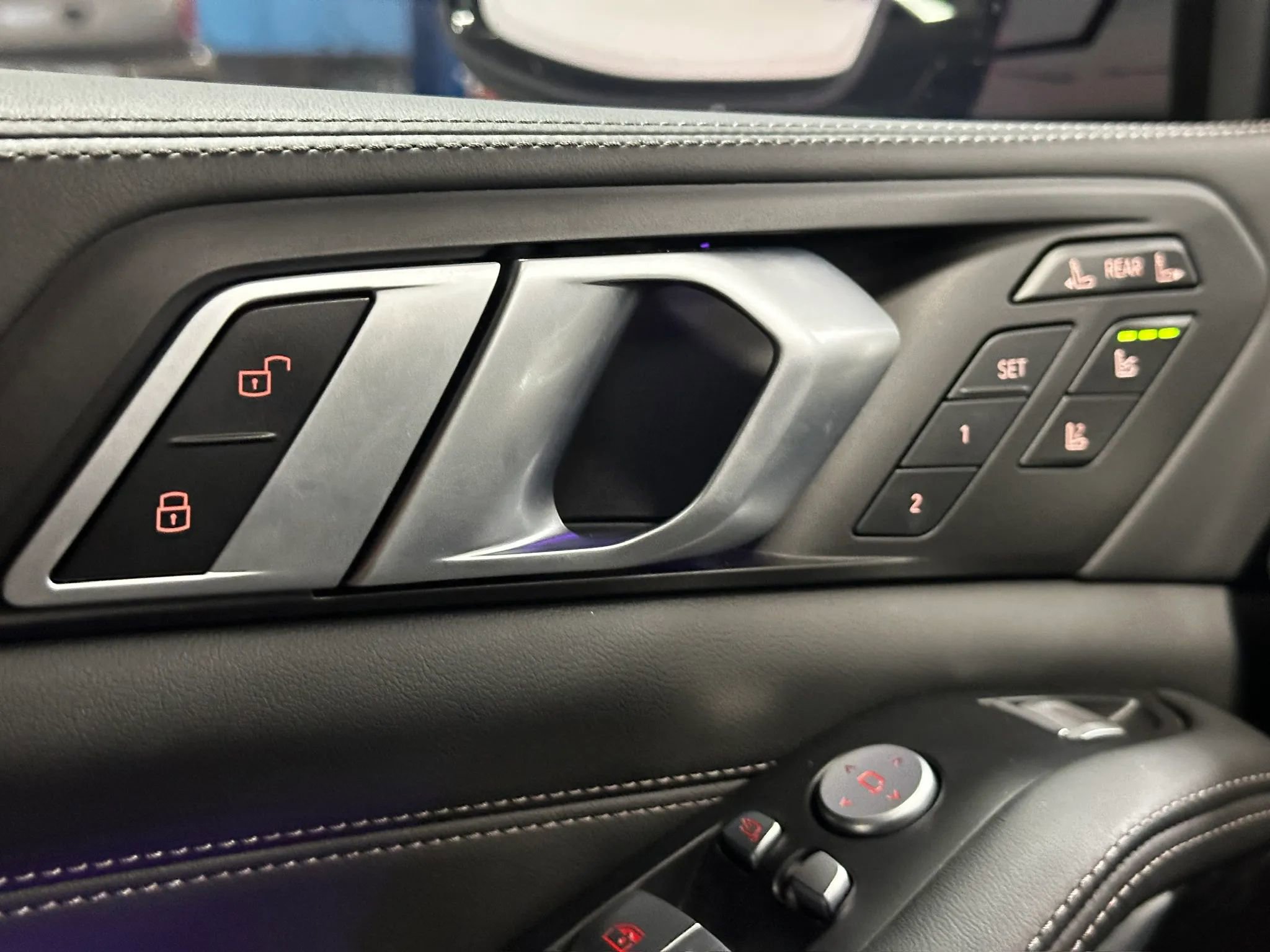 Used 2025 BMW X7 M60i AWD/4WD image 39