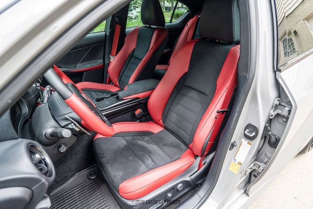 Used 2025 Lexus IS 500 w/ F-Sport Performance RWD image 33