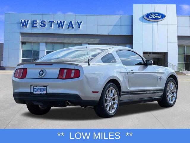 Used 2010 Ford Mustang Coupe RWD image 3