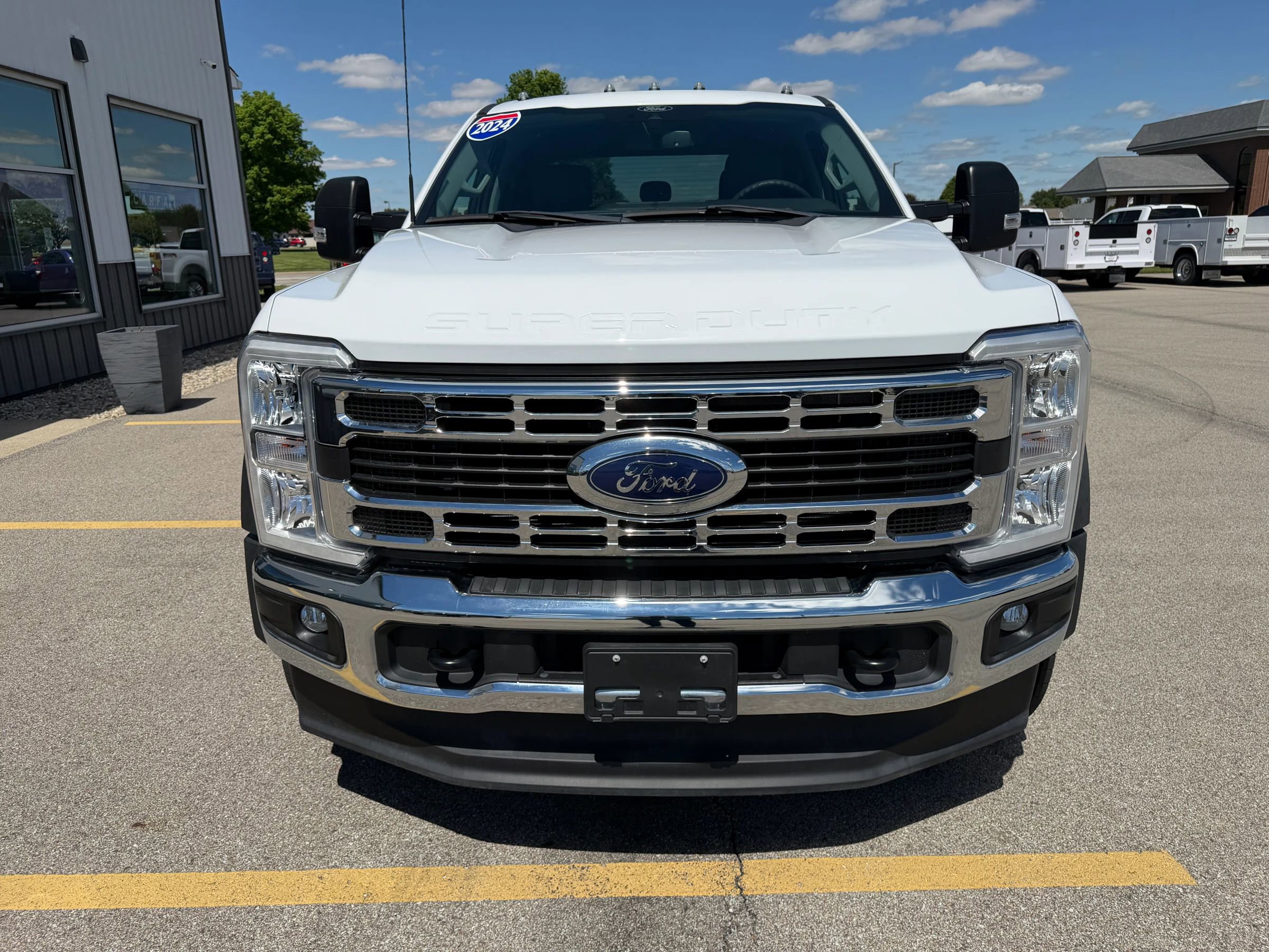 Used 2024 Ford F550 4x4 Crew Cab Super Duty w/ XLT Value Package image 9