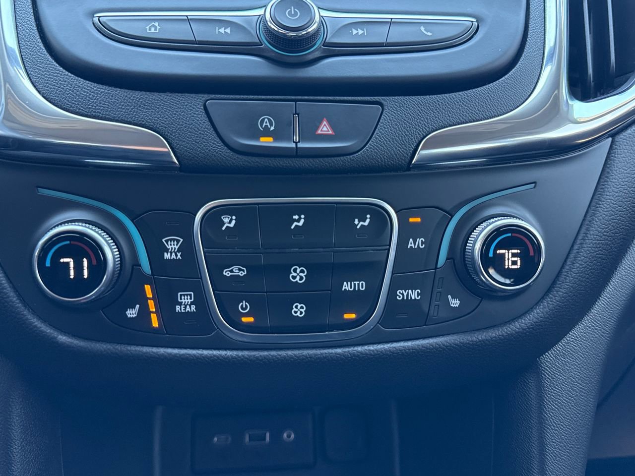 Used 2024 Chevrolet Equinox LT w/ LPO, Floor Liner Package image 21