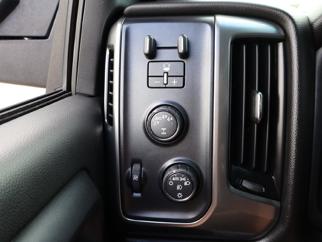 Used 2018 Chevrolet Silverado 1500 LT w/ All Star Edition AWD/4WD image 30