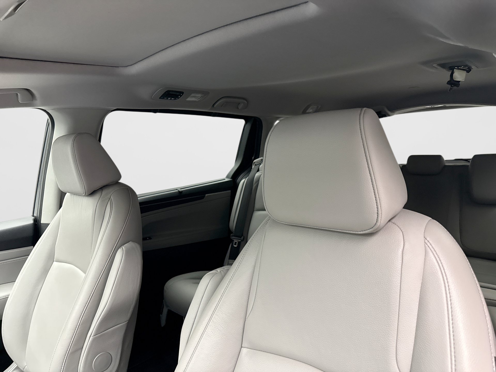 Used 2023 Honda Odyssey EX-L image 9