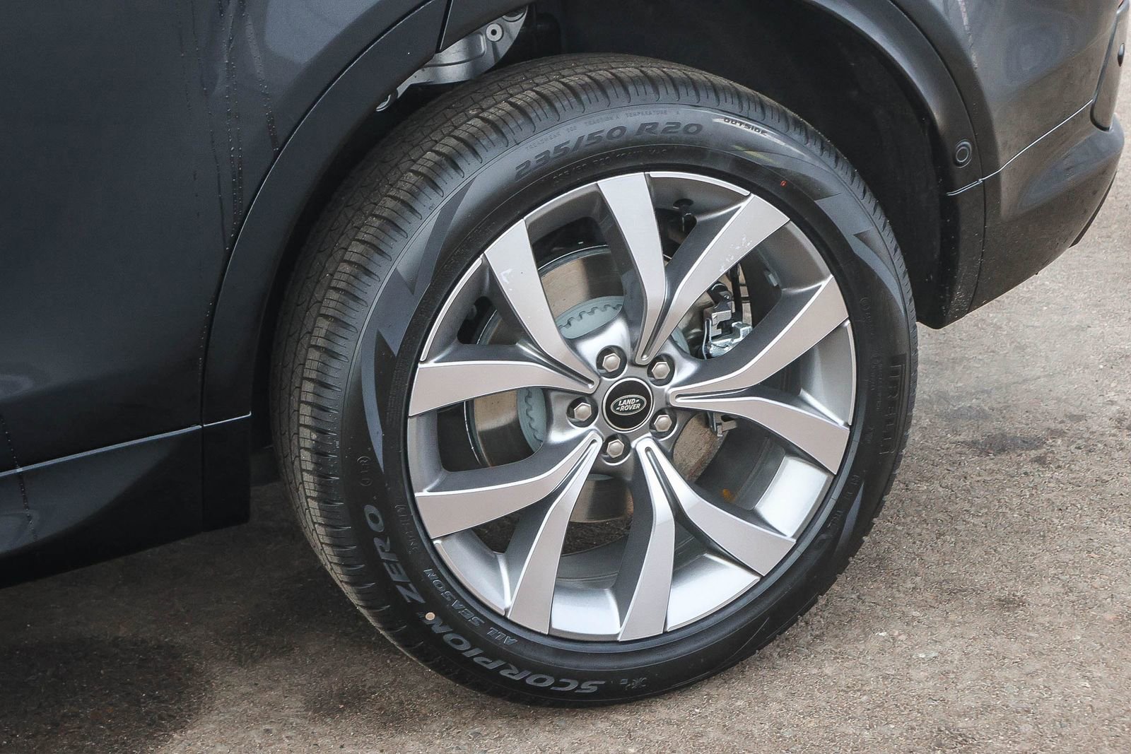 New 2026 Land Rover Discovery Sport Landmark image 10