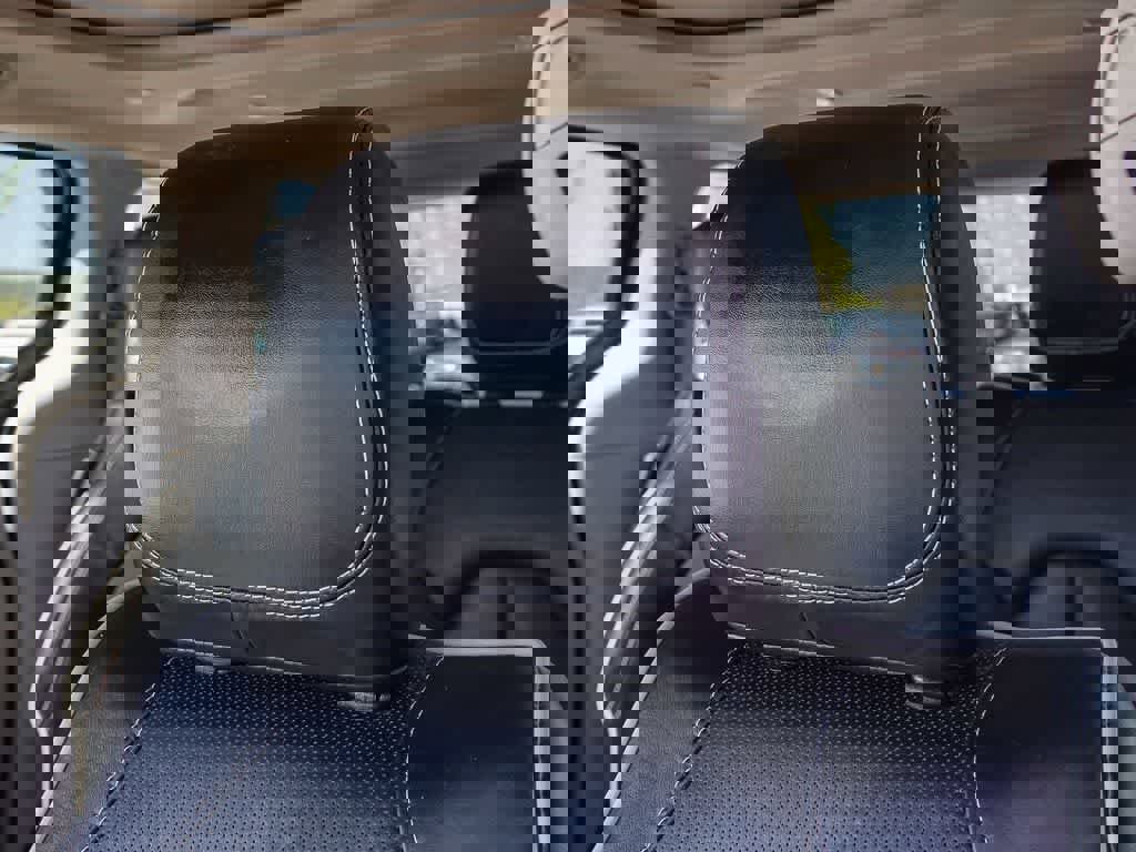 Certified 2023 Chrysler Pacifica Limited image 21