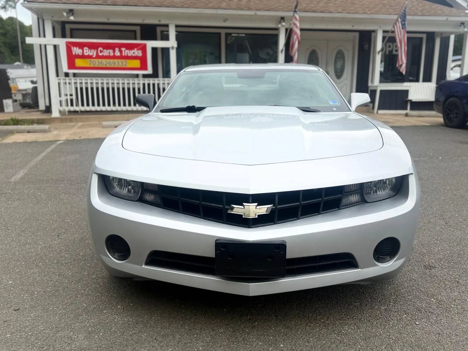 Used 2011 Chevrolet Camaro LS RWD image 2