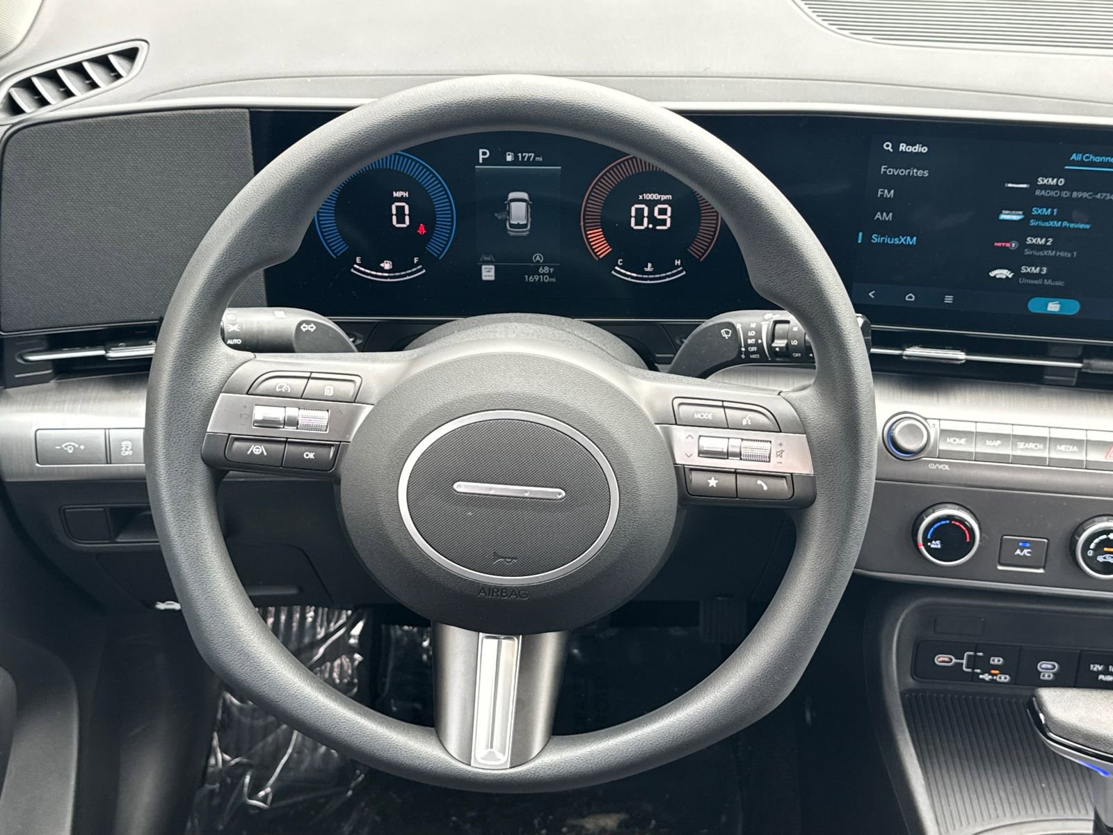 Used 2025 Hyundai Kona SE image 23