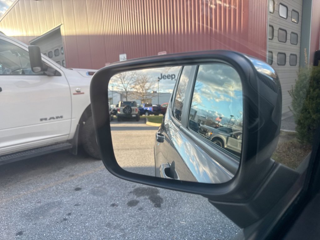 Used 2020 Jeep Renegade Altitude image 34