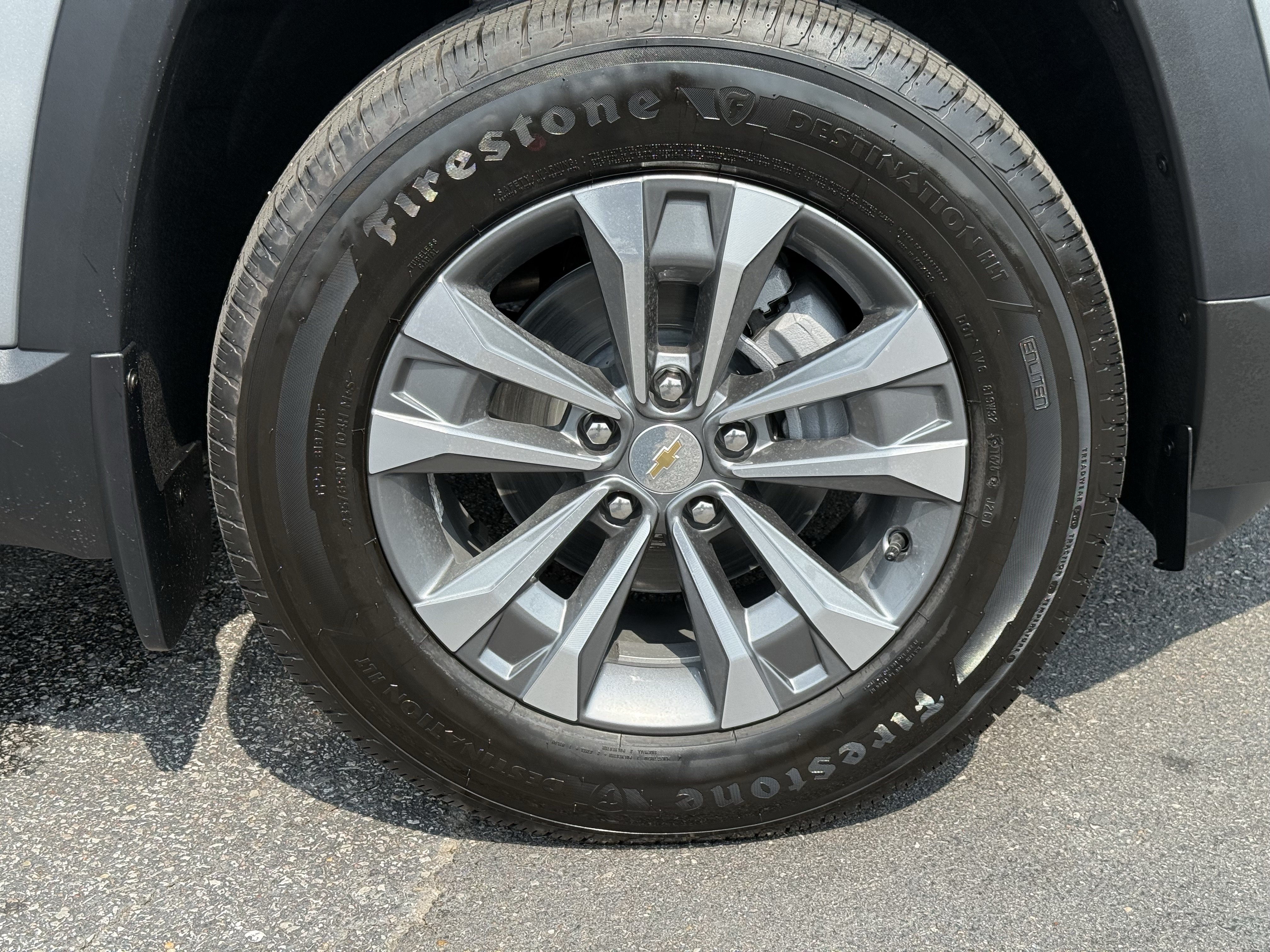 New 2027 Chevrolet Equinox LT w/ Safety and Technology Package FWD image 13