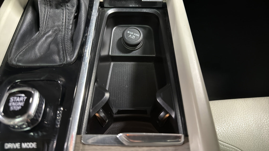 Used 2020 Volvo XC60 T5 Inscription image 35